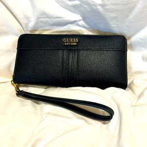Guess large wallet